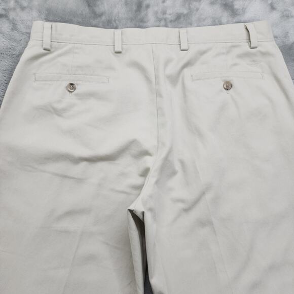Dockers Pants Mens Size 36 x 30 Beige Khaki Classic Fit Pleated Stretch Office - Picture 4 of 11